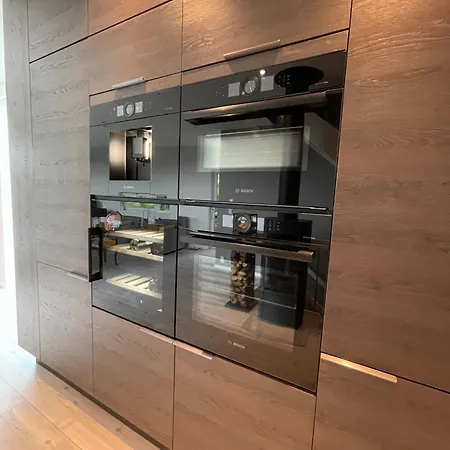 Modern Large 3-bed Near Arena 2025