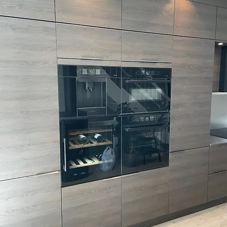 Βίλα Modern Large 3-bed Near Arena 2025 *