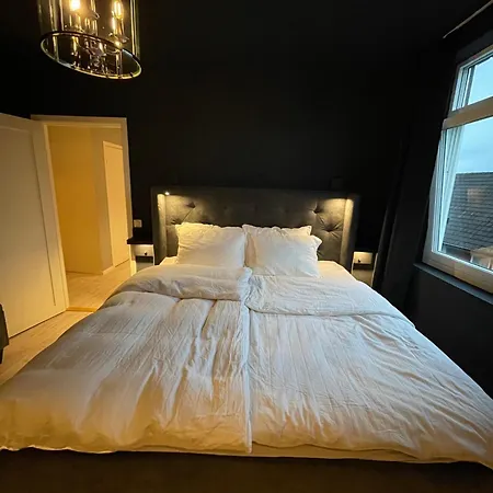 Modern Large 3-bed Near Arena 2025 别墅